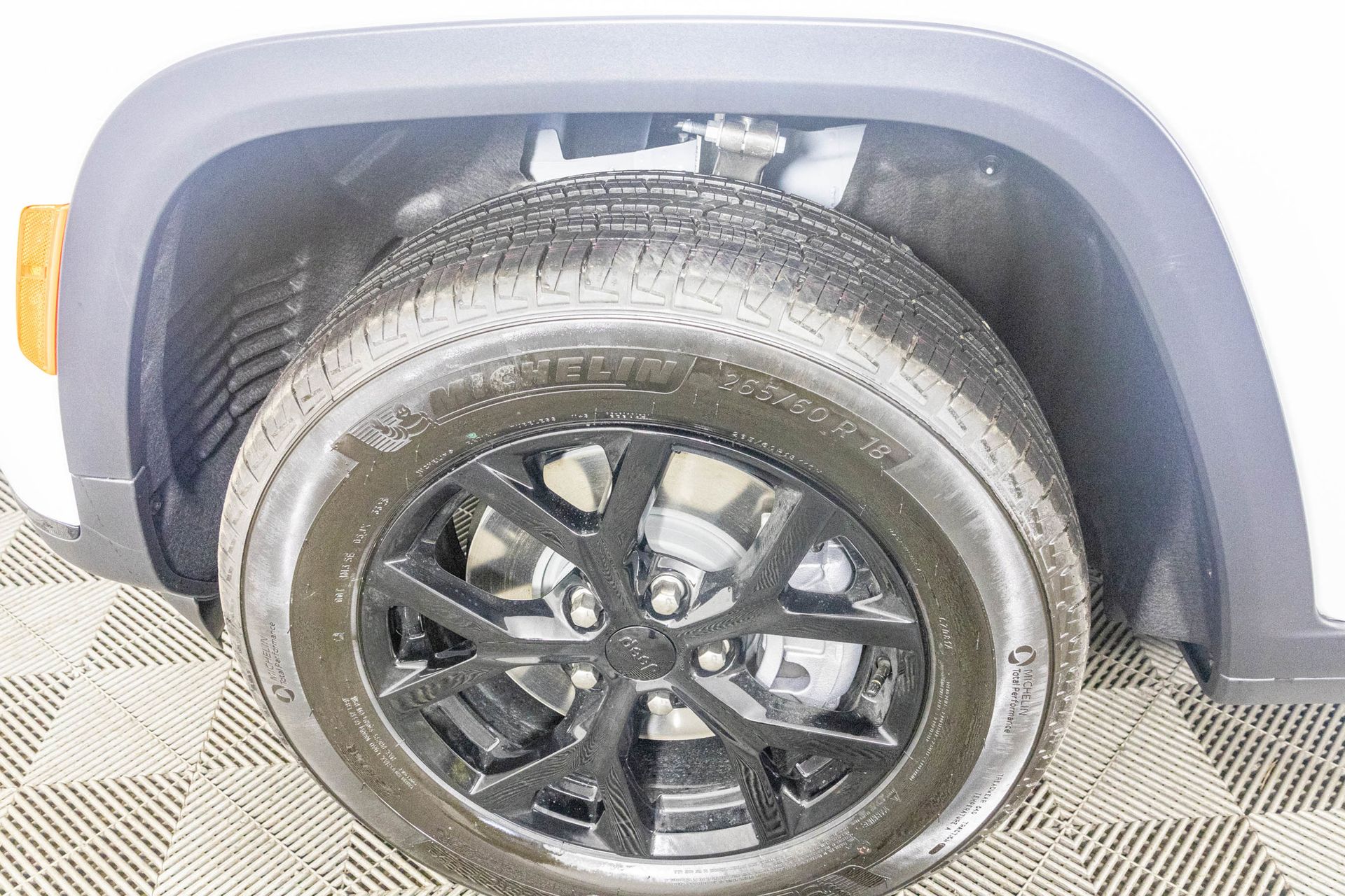 2025 JEEP GRAND CHEROKEE L - Image 12