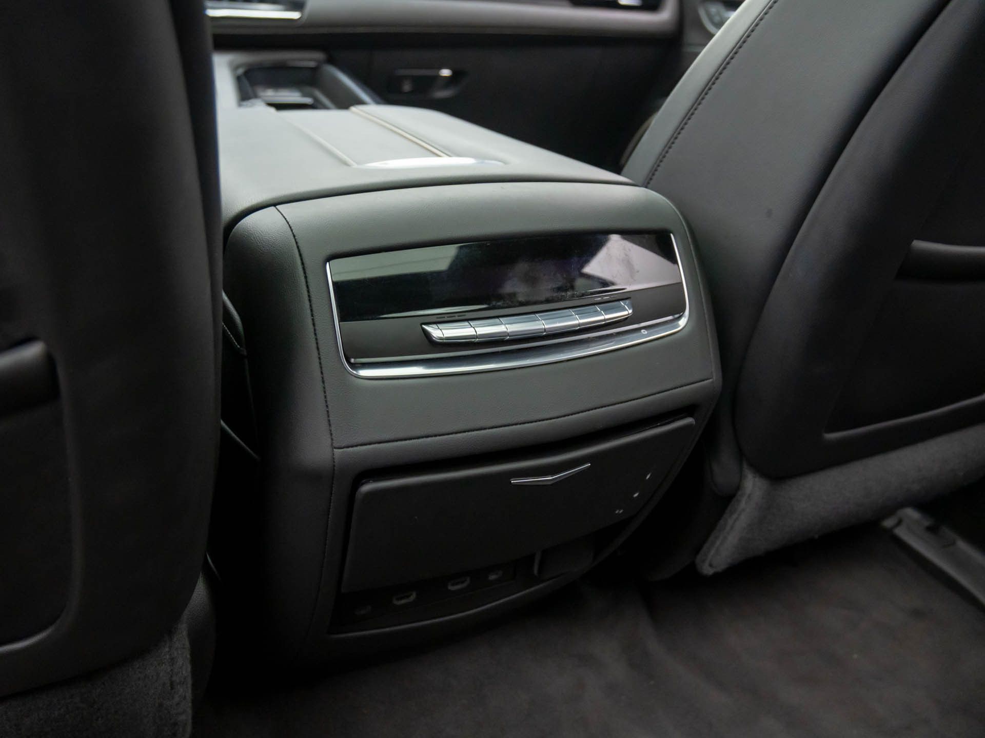 2023 Cadillac Escalade Sport photo