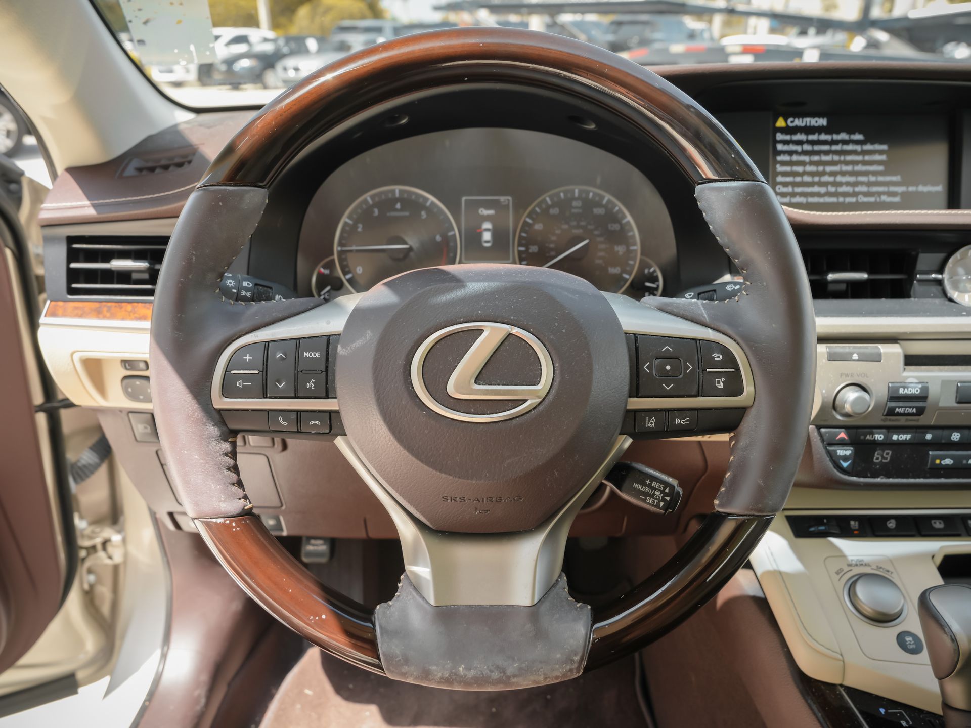 used 2018 Lexus ES car, priced at $26,300