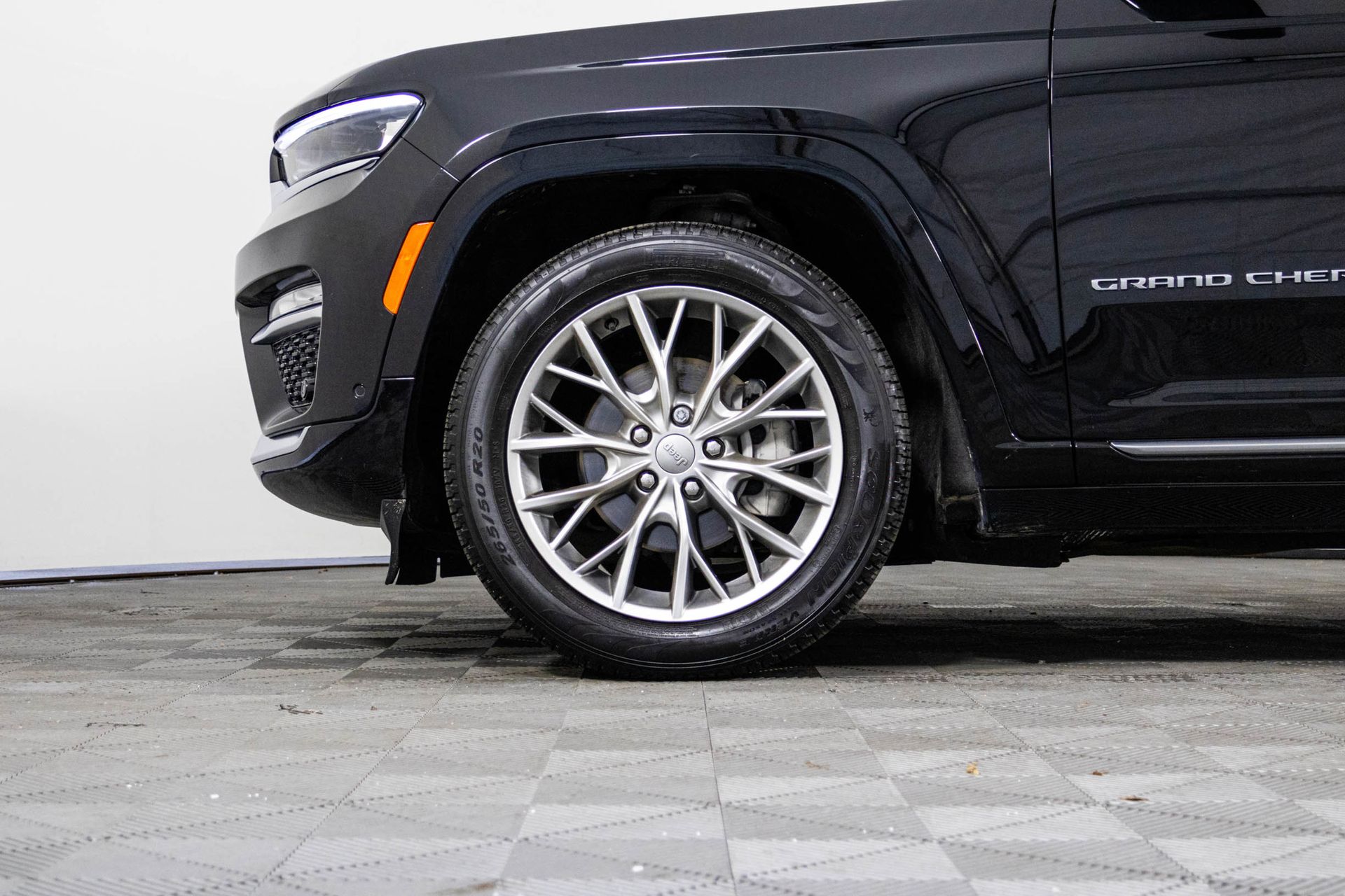 2023 JEEP GRAND CHEROKEE - Image 49