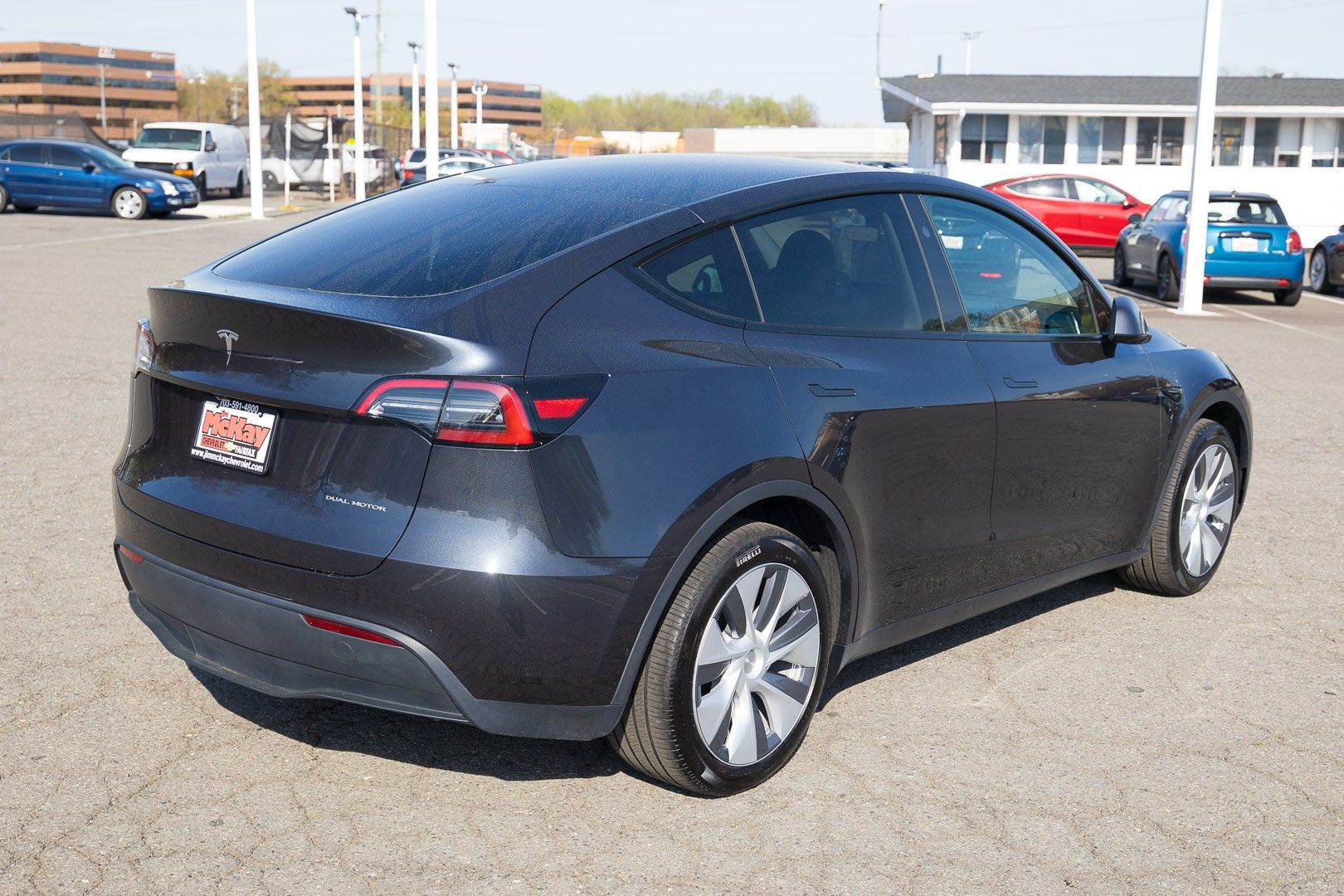 View vehicle photo 5