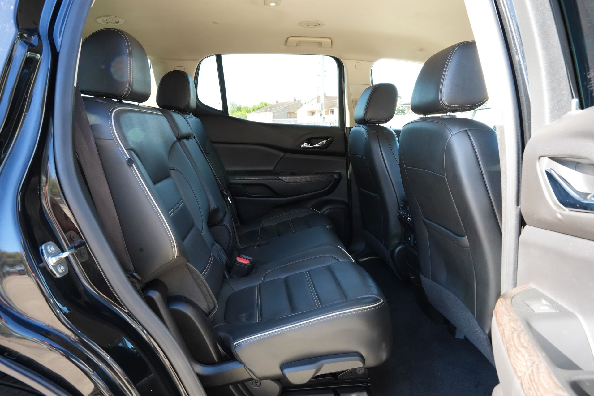 2023 GMC Acadia Denali Black at AutoSavvy Houston Southwest