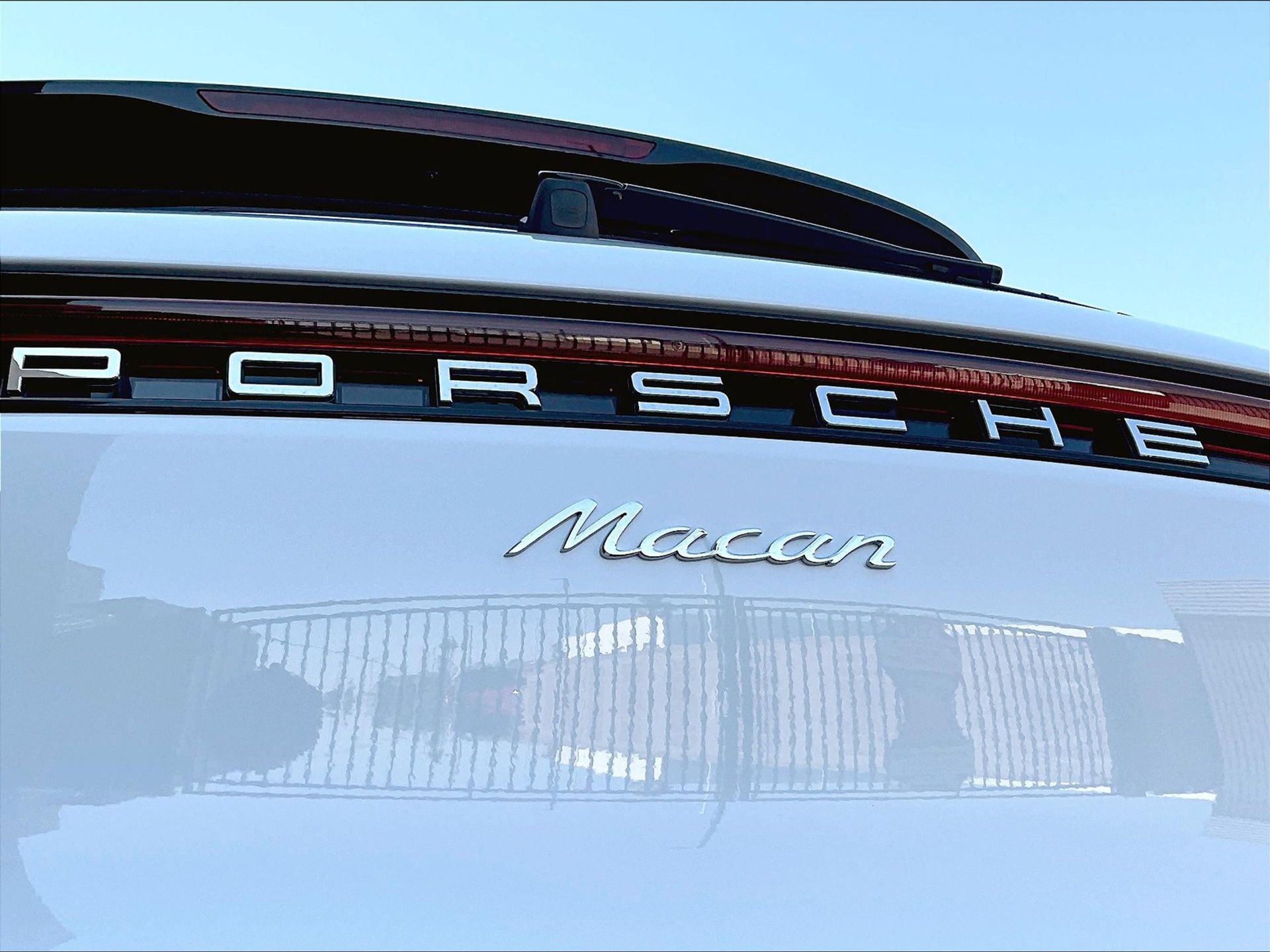 2025 Macan picture #23