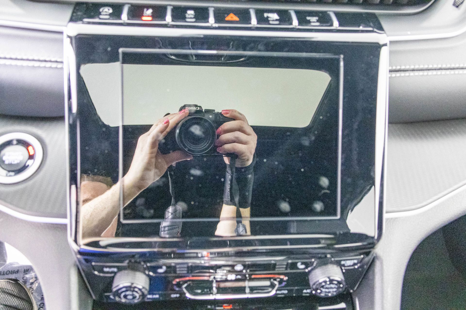 2025 JEEP GRAND CHEROKEE L - Image 23