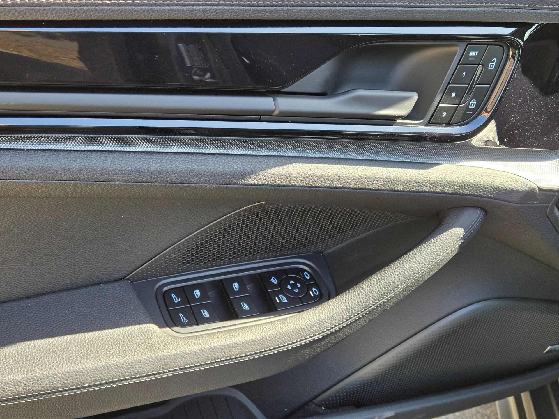 2025 Panamera picture #19