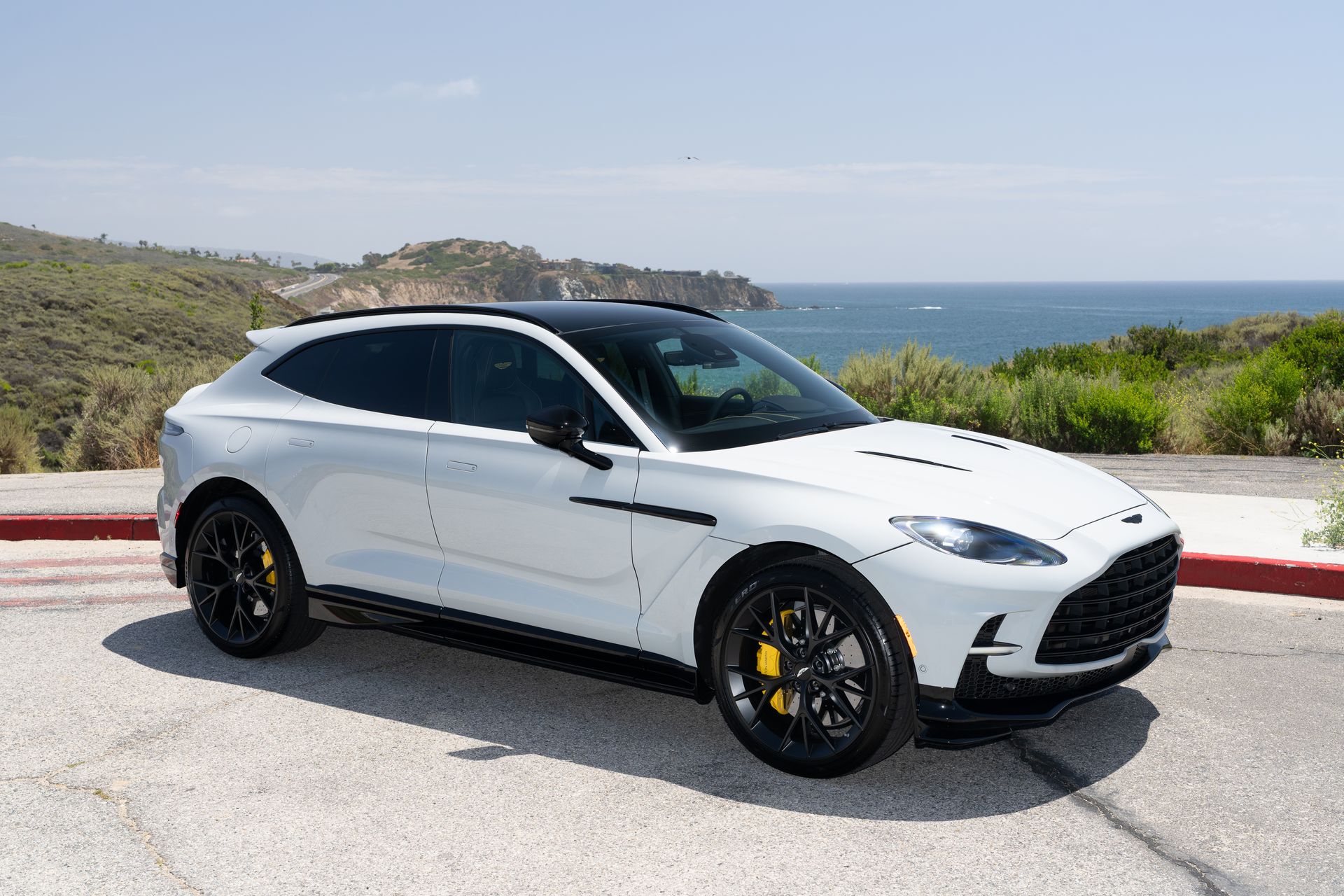 2026 Aston Martin DBX 4.0 V8 707 AWD's photo