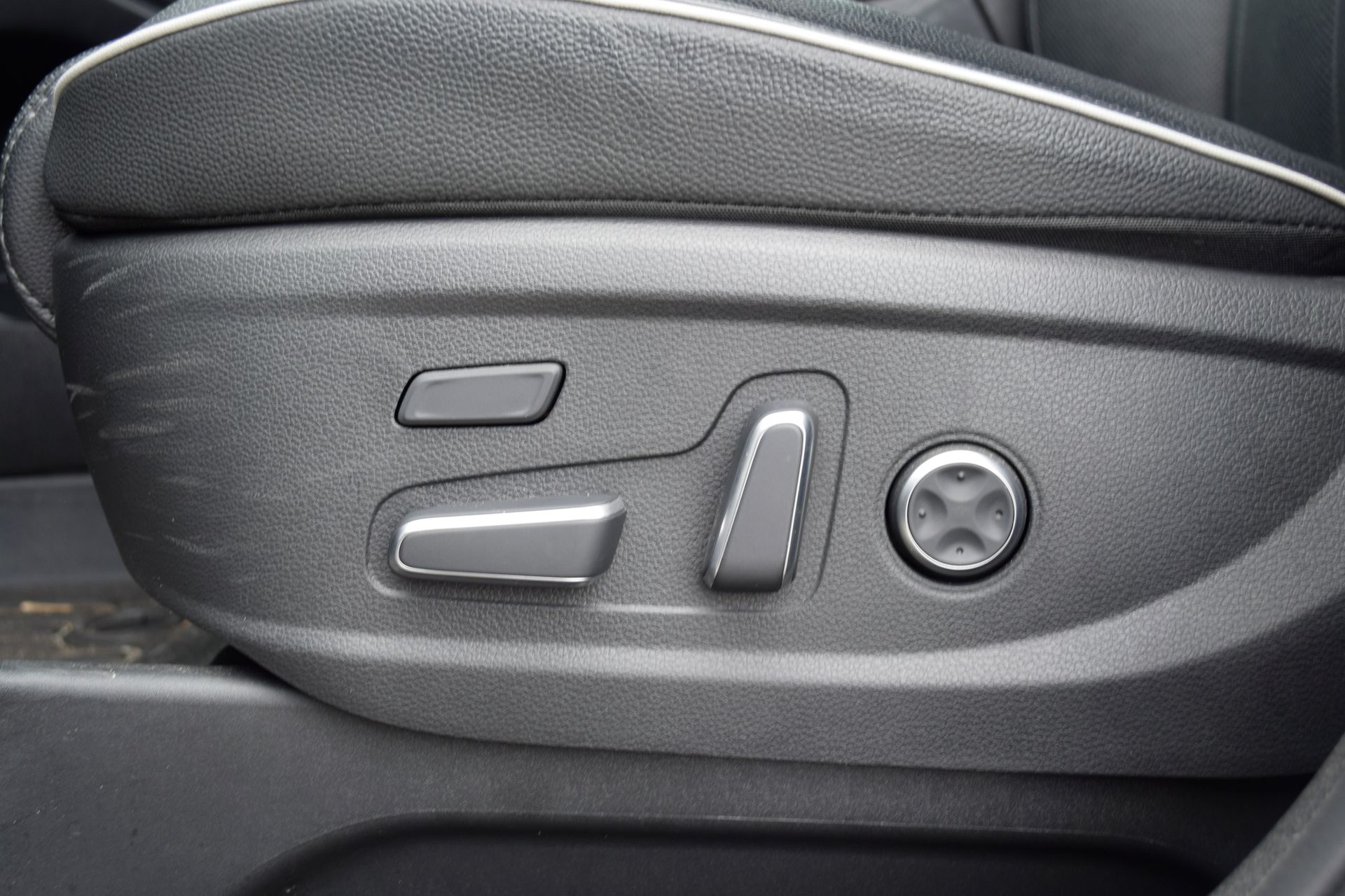 2023 Hyundai Palisade Limited Silver at Shottenkirk Kia Fort Bend