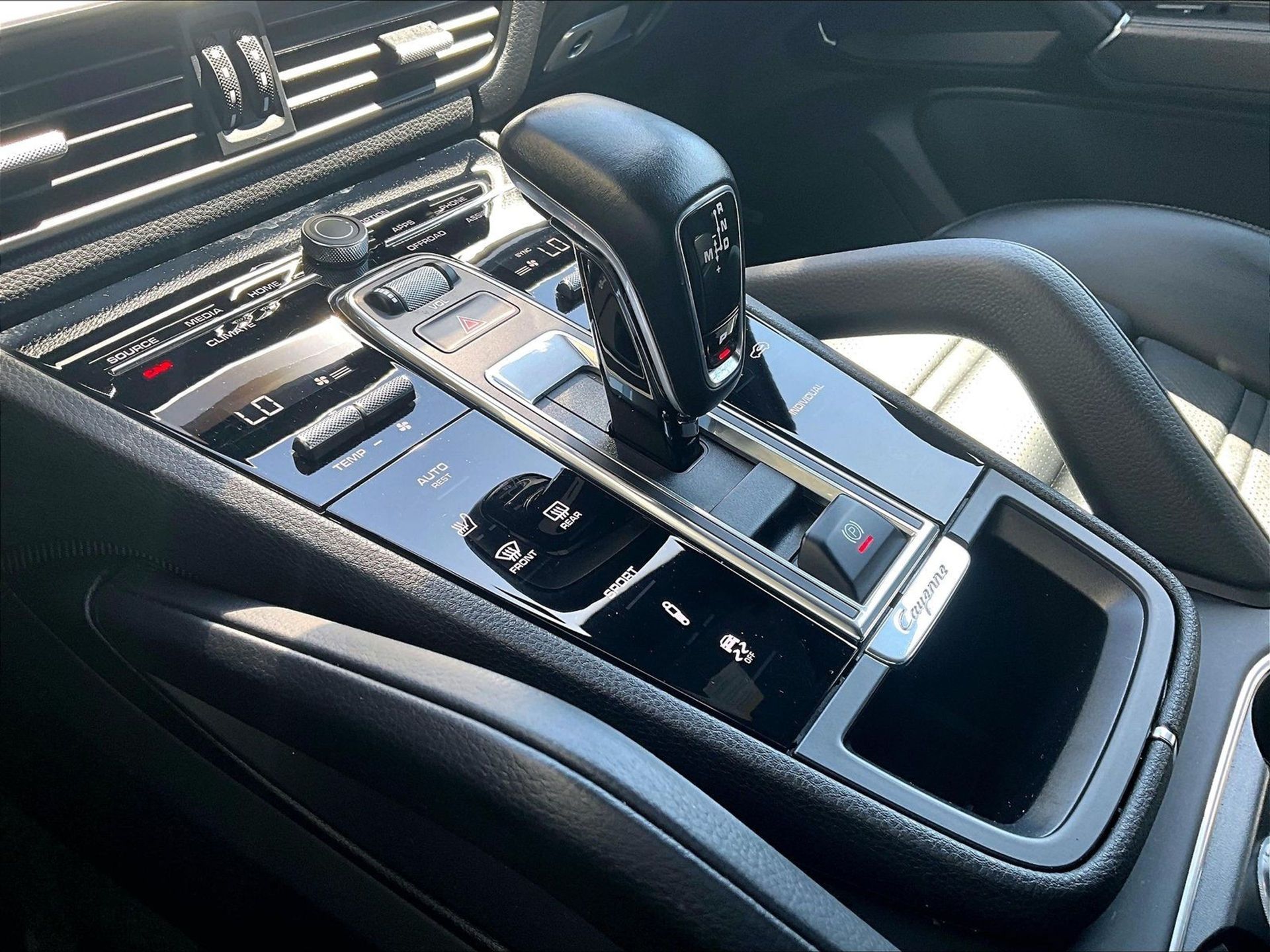 2021 Cayenne S picture #16