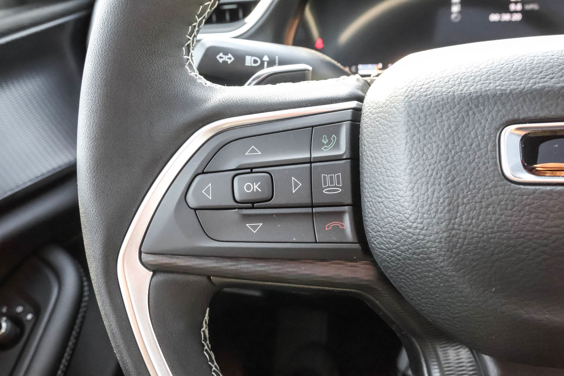 2025 JEEP GRAND CHEROKEE - Image 24