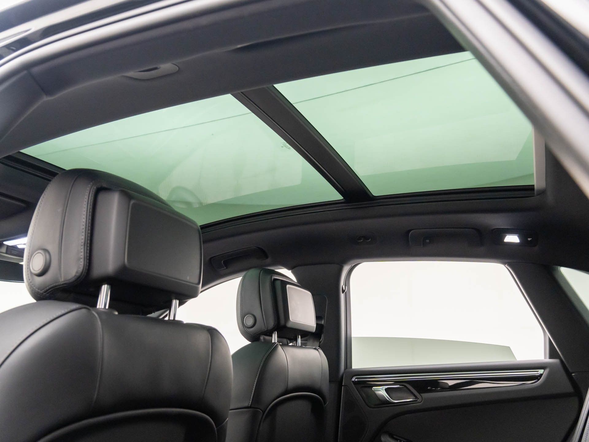 2024 Porsche Macan  photo