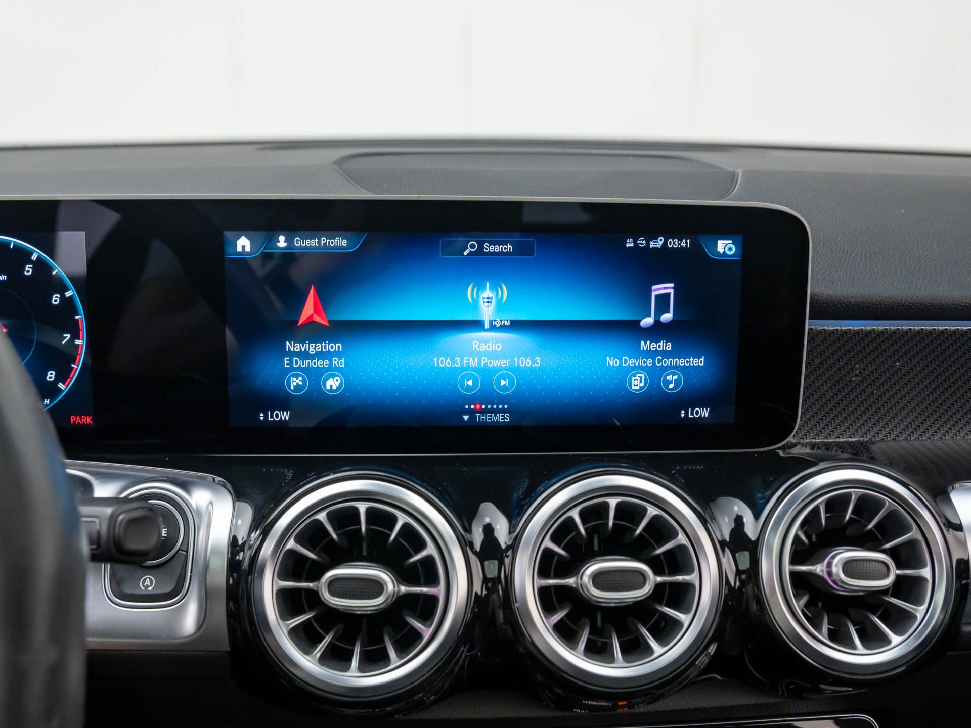 2021 Mercedes-Benz GLB GLB 35 AMG photo