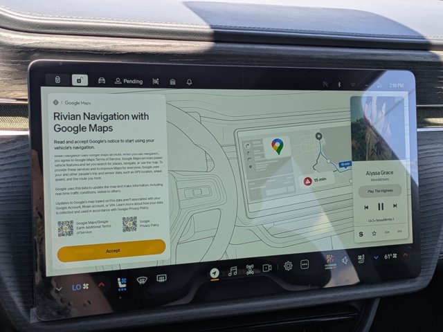 Used 2024 LA Silver Rivian  image 26