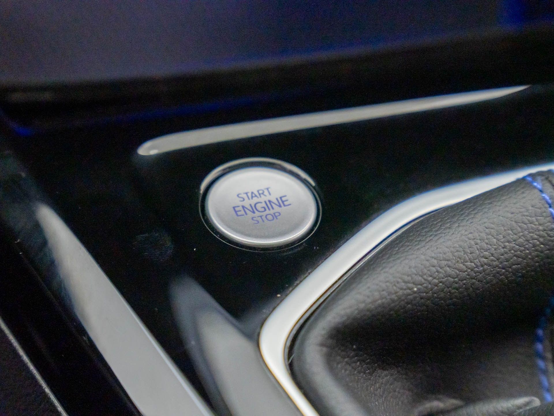 2024 Volkswagen Golf R 2.0T photo