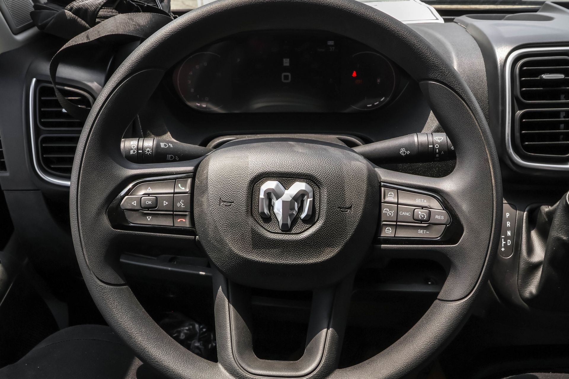 2025 RAM PROMASTER 2500 - Image 28