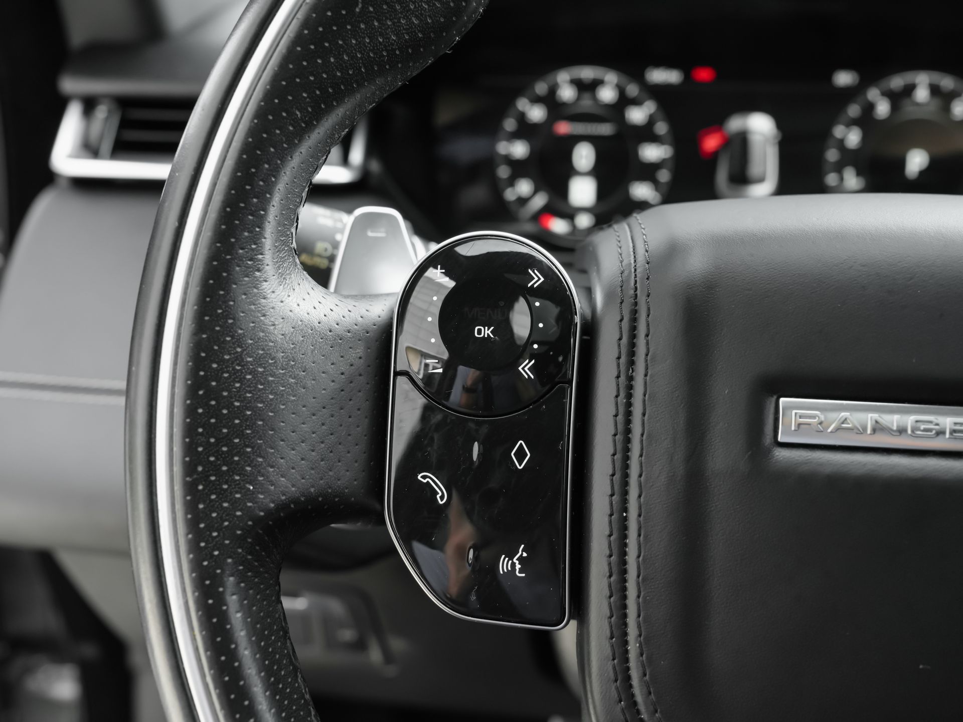 used 2019 Land Rover Range Rover Velar car, priced at $22,000