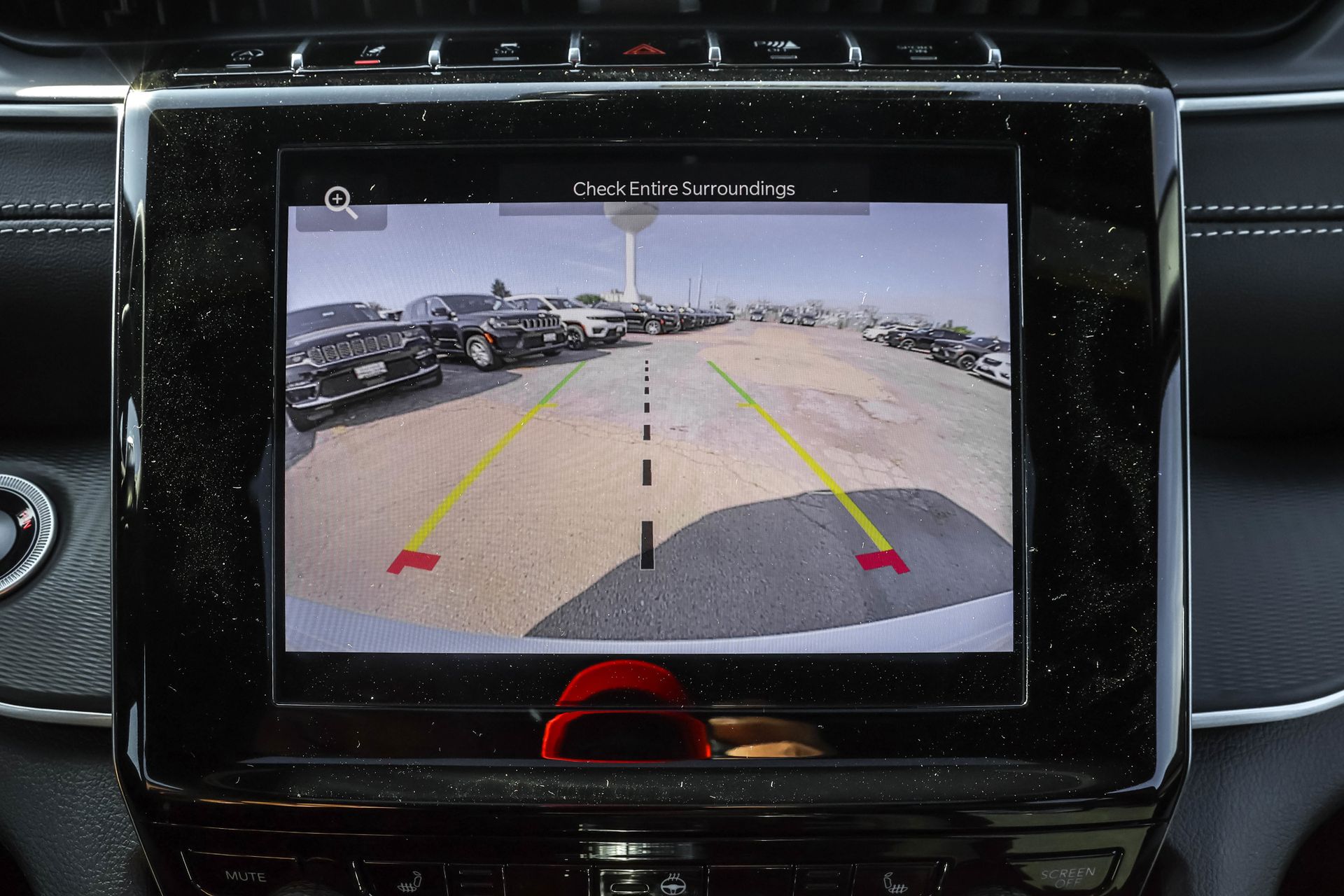 2025 JEEP GRAND CHEROKEE - Image 18