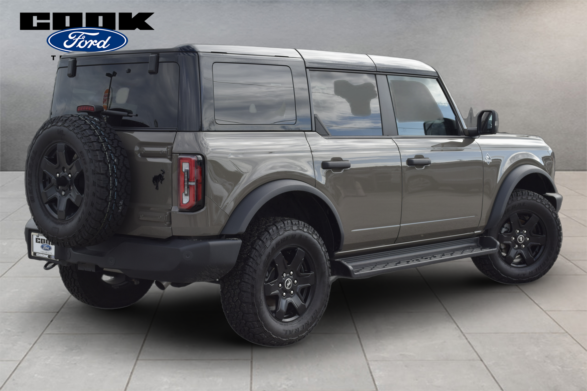 2025 Ford Bronco Outer Banks Gray at Legacy Ford