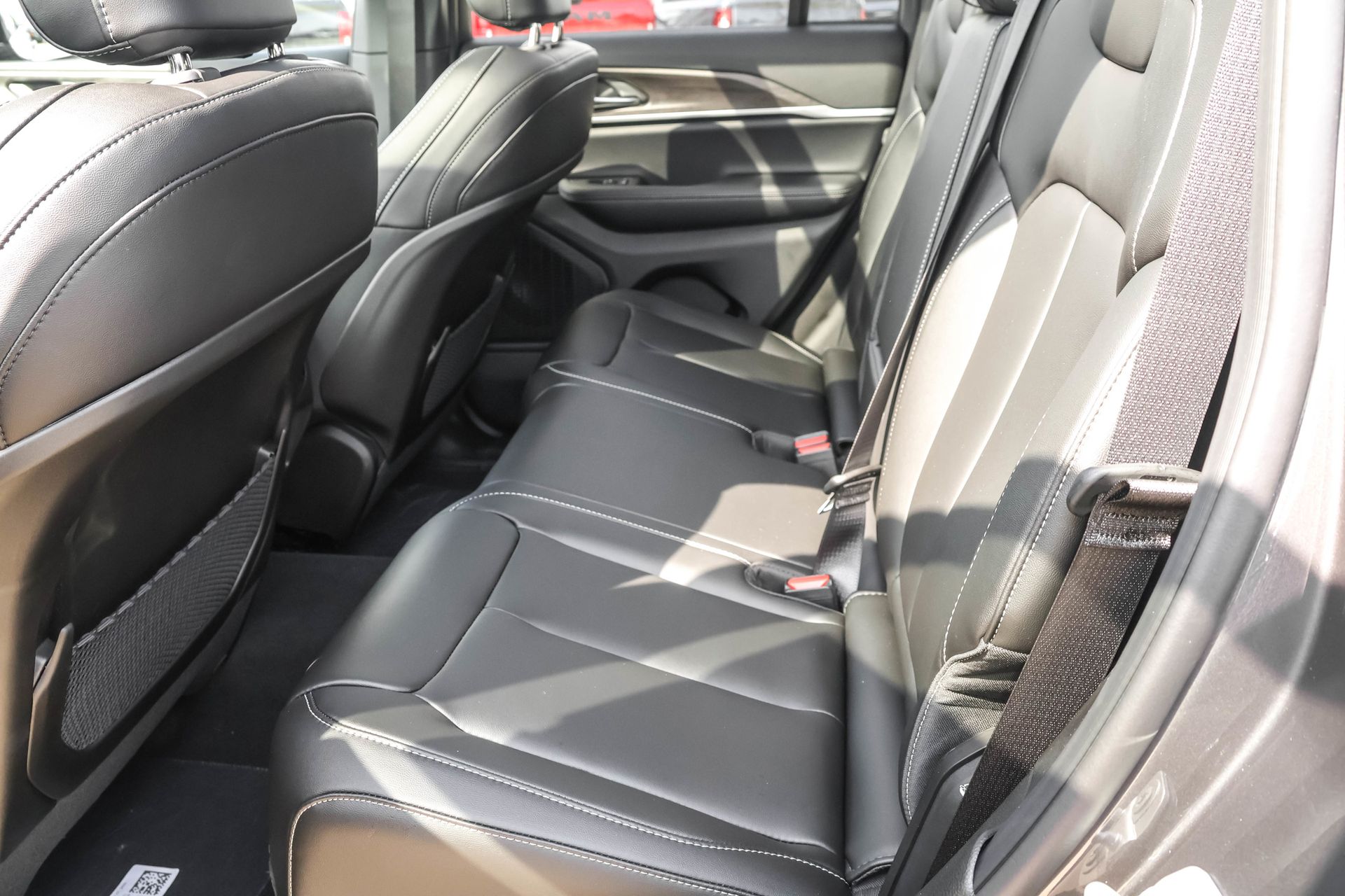 2025 JEEP GRAND CHEROKEE - Image 8