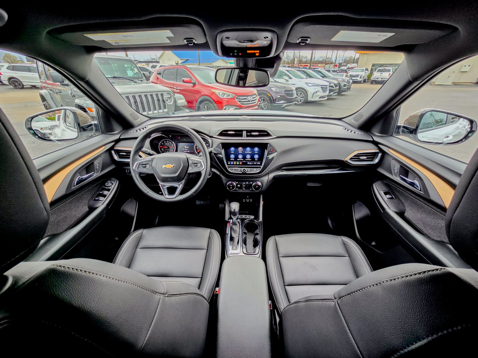 View vehicle photo 2