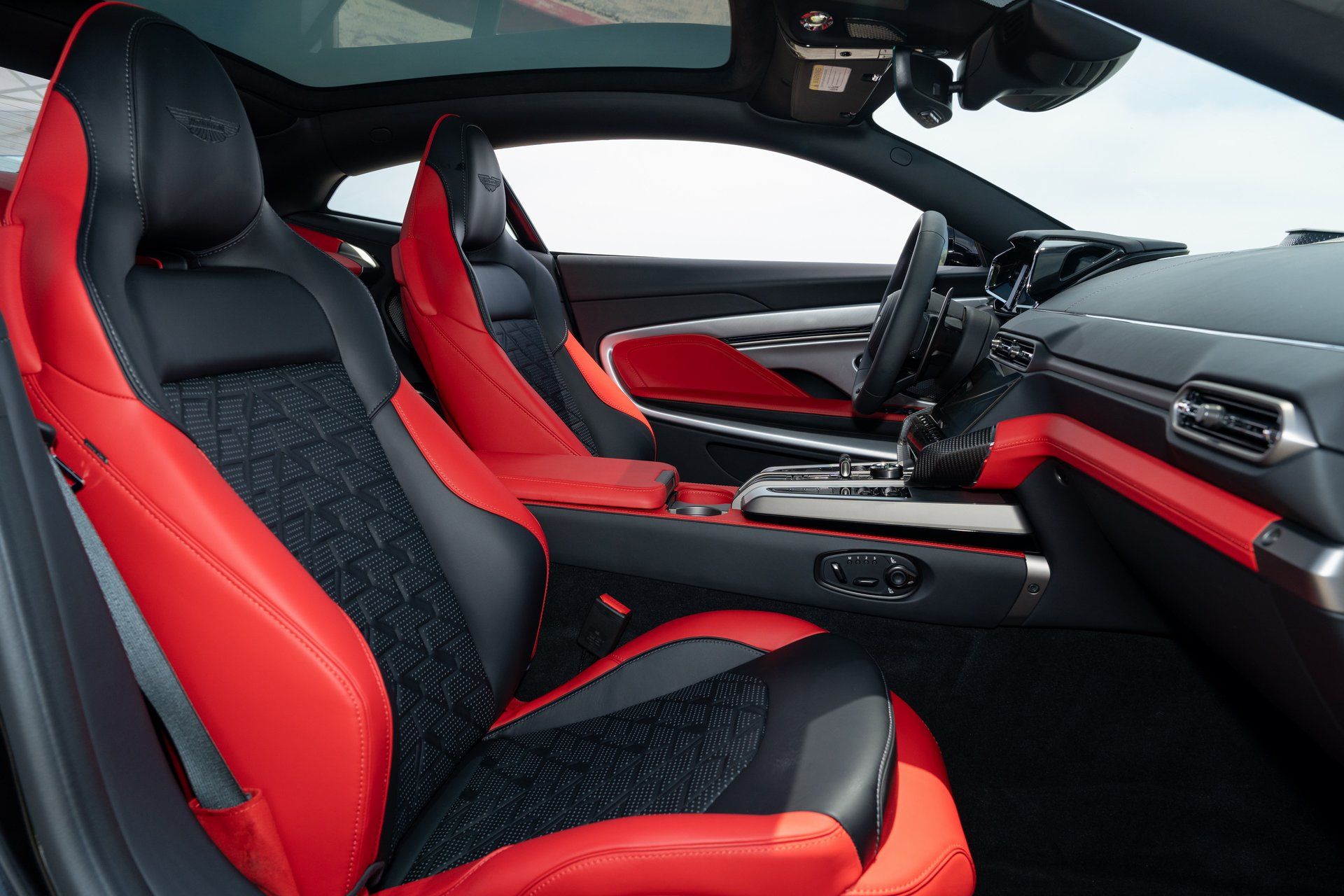 2025 Aston Martin Vanquish Base - Photo 21