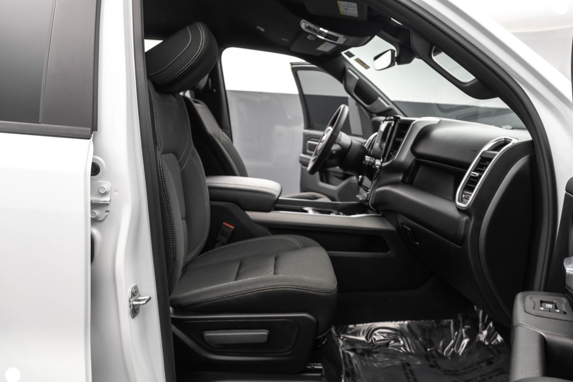 2025 RAM 1500 - Image 43