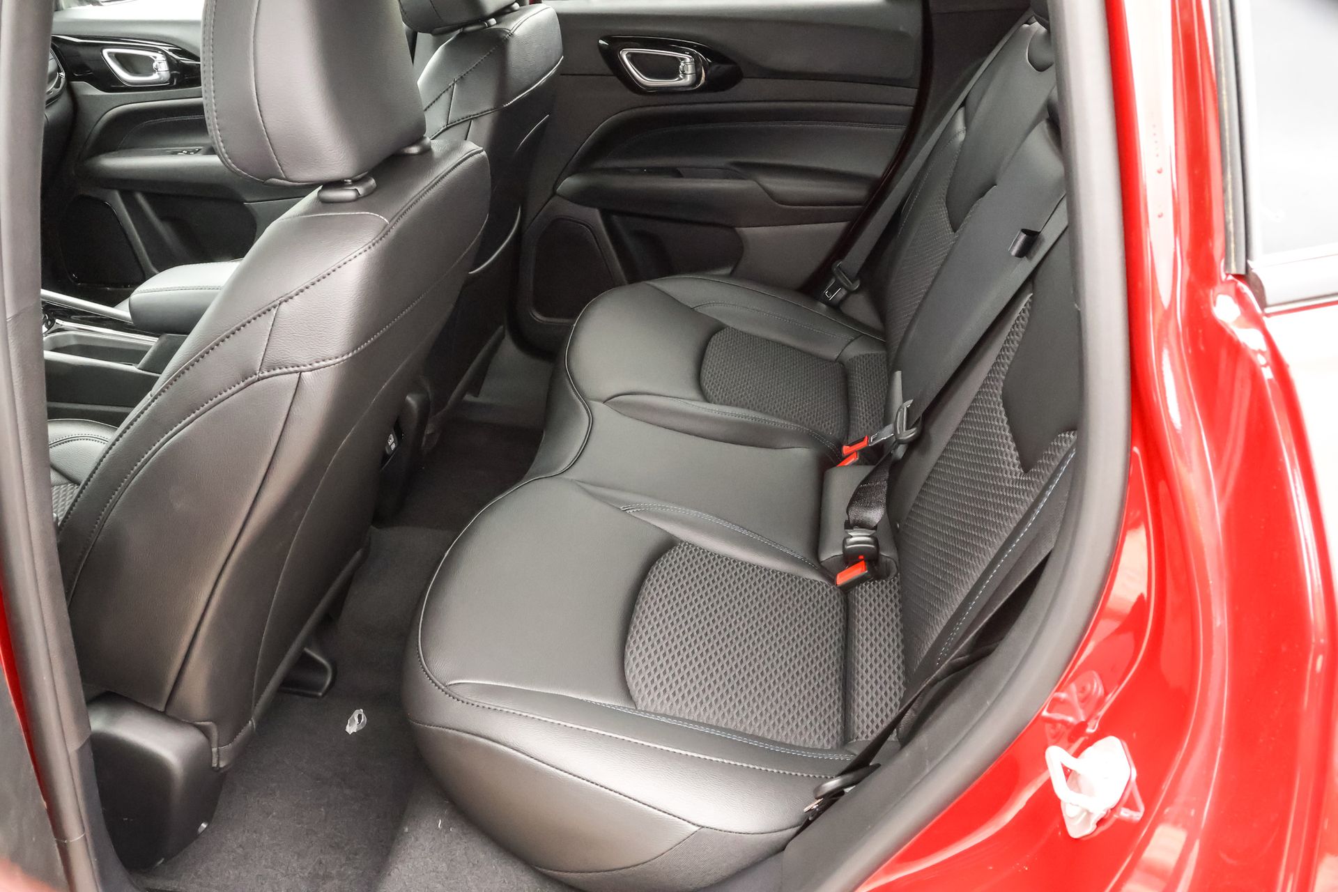 2025 JEEP COMPASS - Image 12