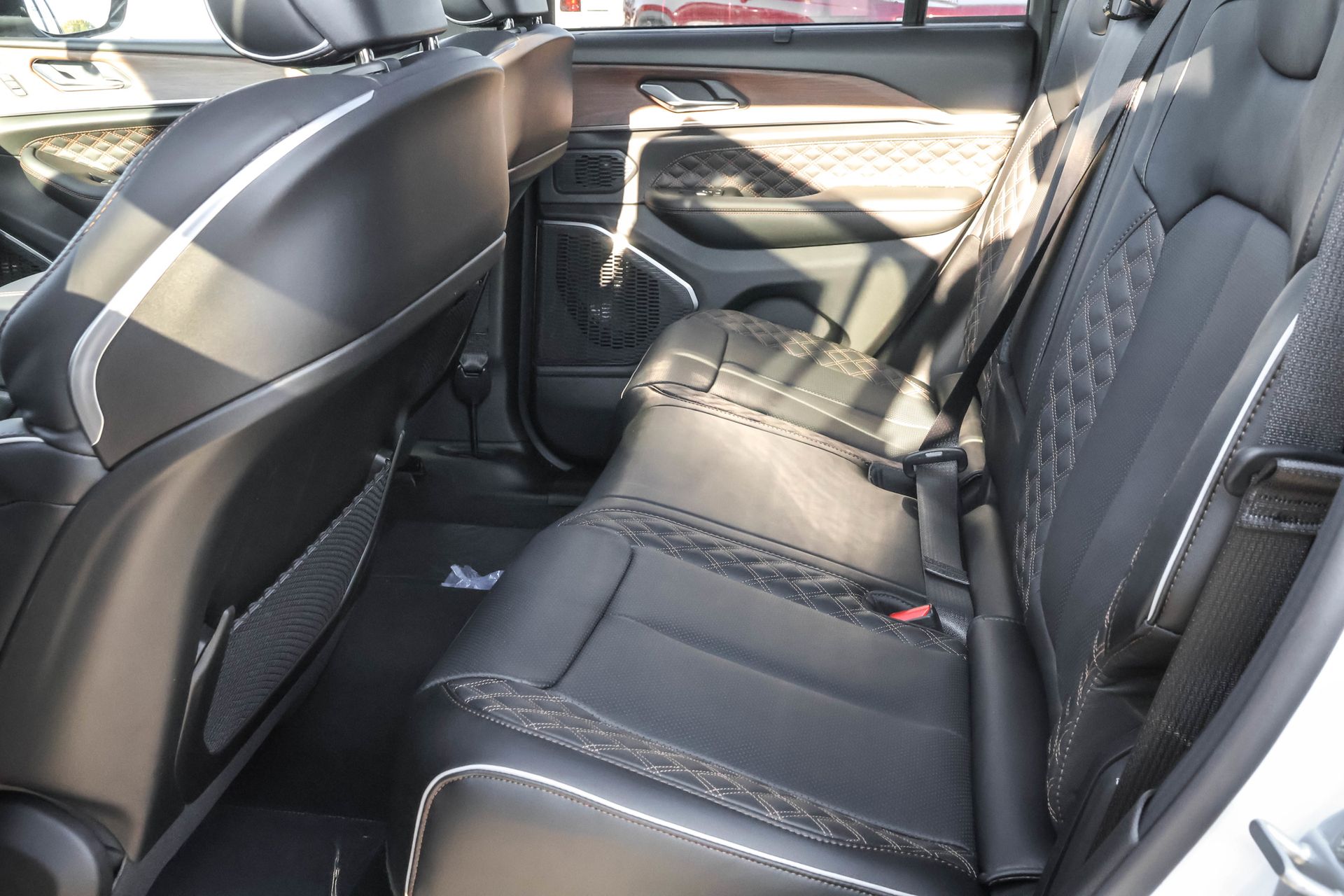 2025 JEEP GRAND CHEROKEE - Image 14