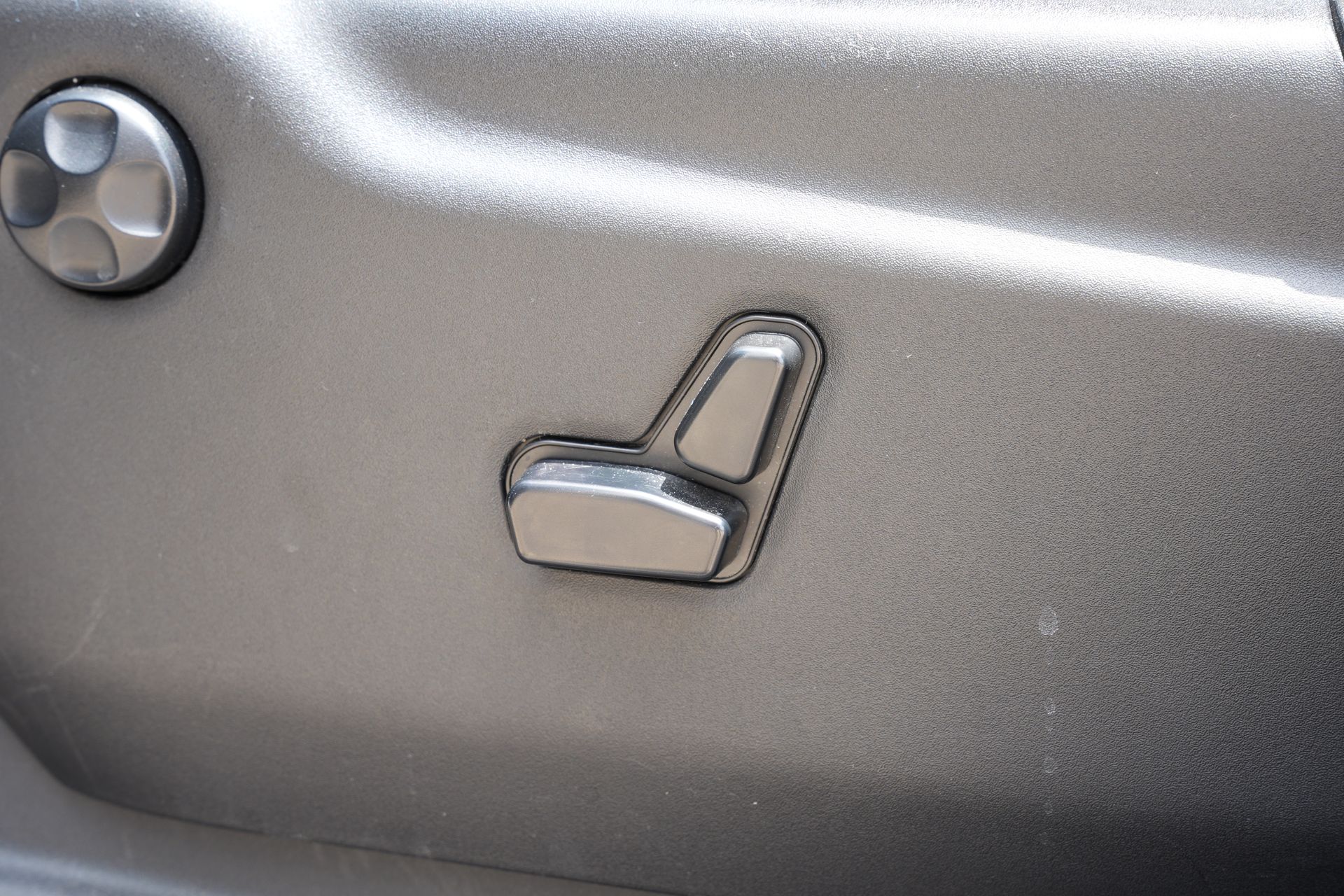 2019 Jeep Grand Cherokee Altitude Silver at AutoSavvy Houston Southwest