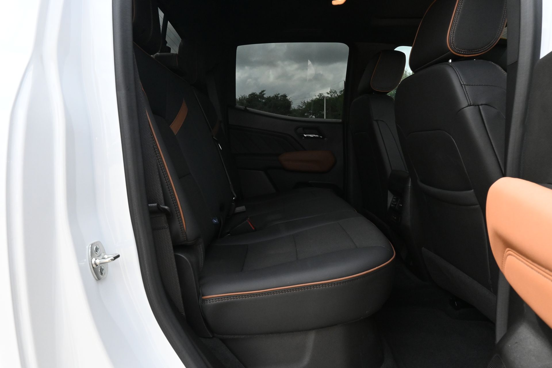 2024 GMC Canyon AT4 White at Big Star Buick GMC