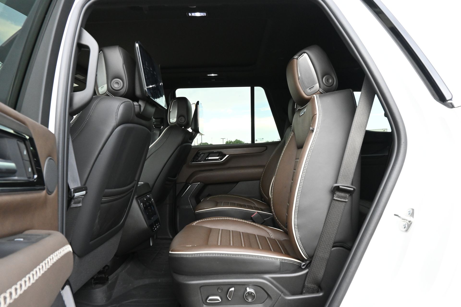 2025 GMC Yukon Denali Ultimate White at Community Honda