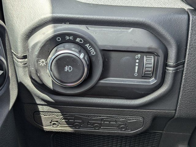 Used 2026 41 Jeep Sahara image 20