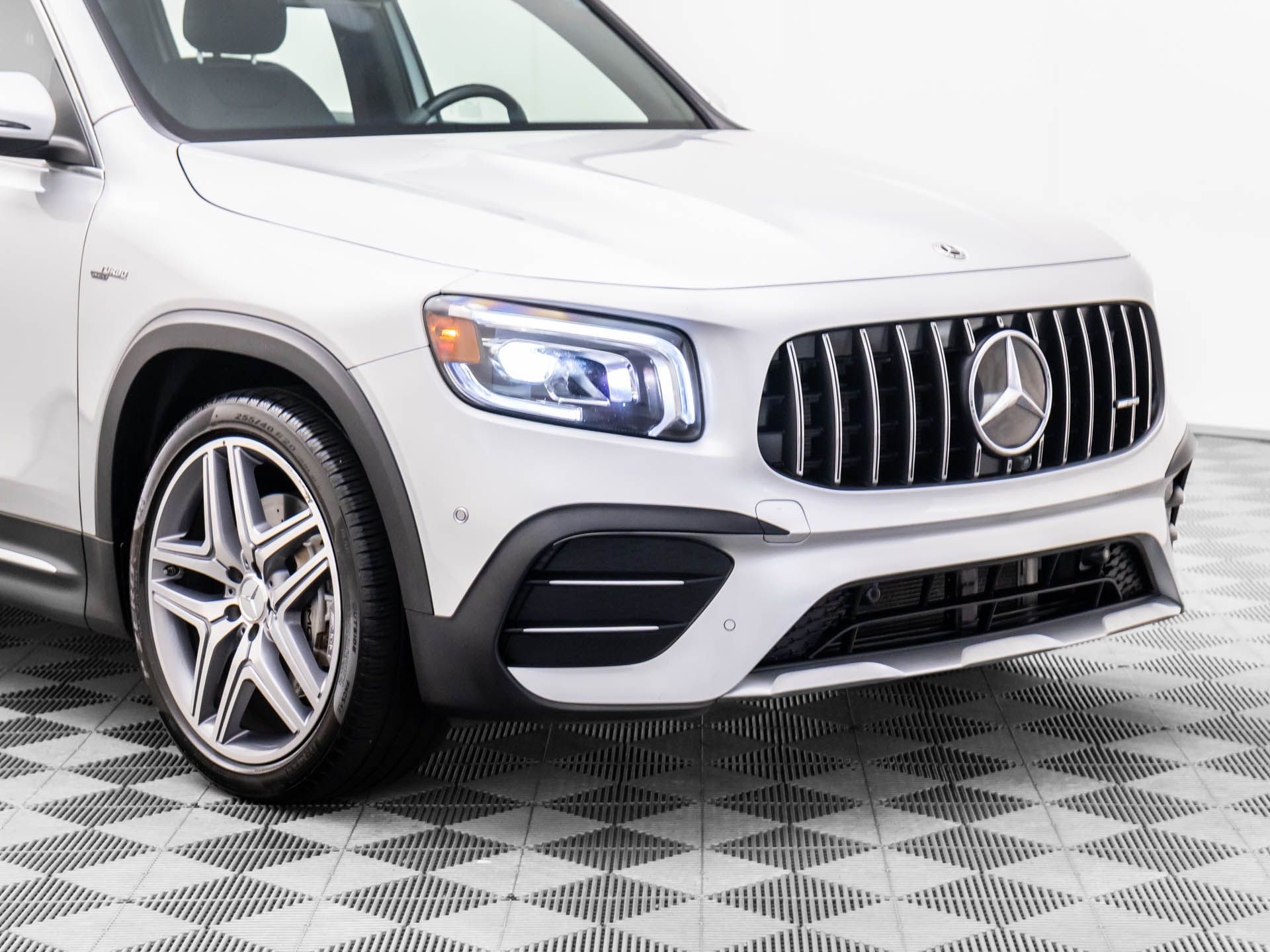 2022 Mercedes-Benz GLB GLB 35 AMG photo