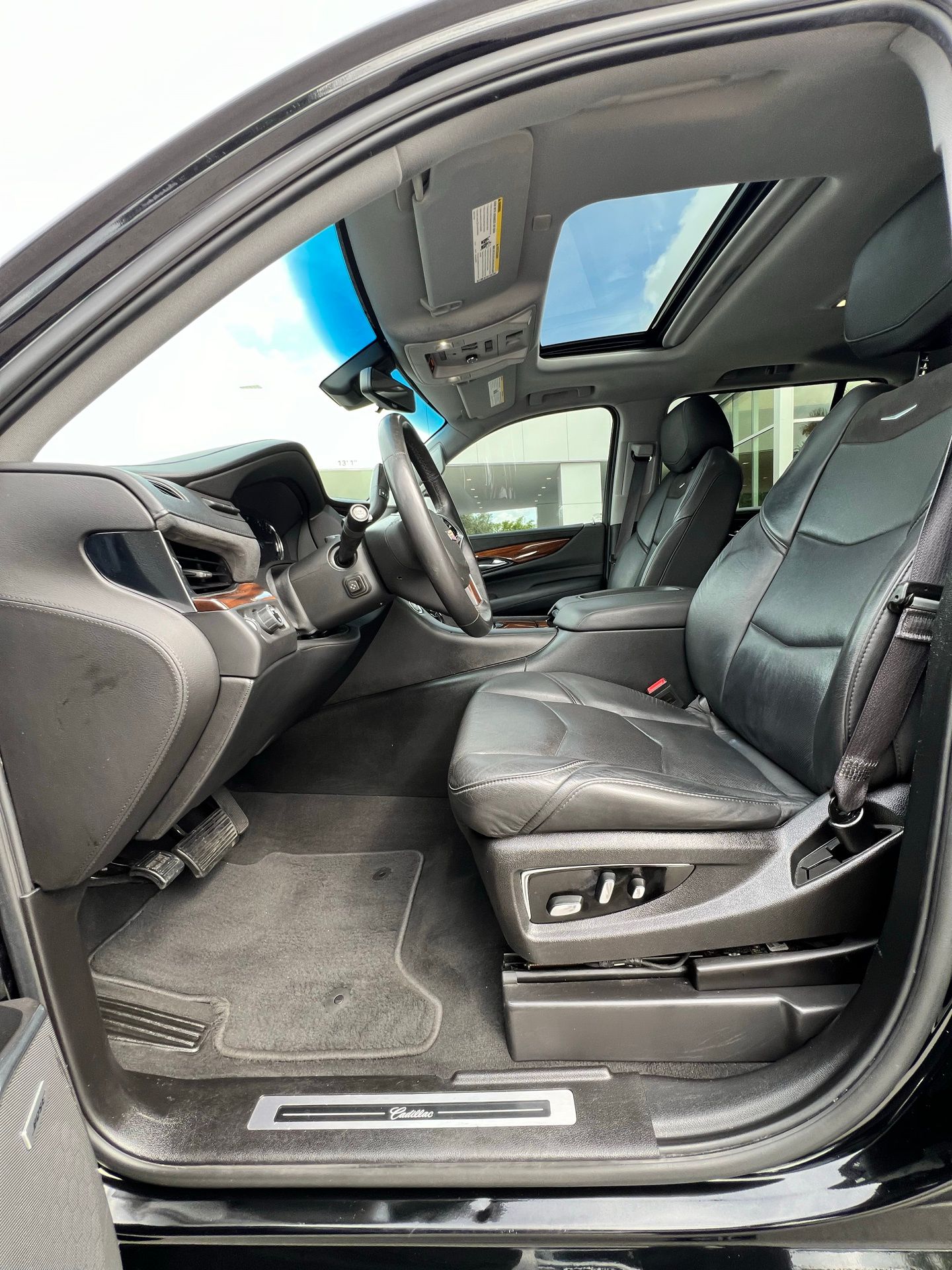 2017 Cadillac Escalade ESV Luxury 4