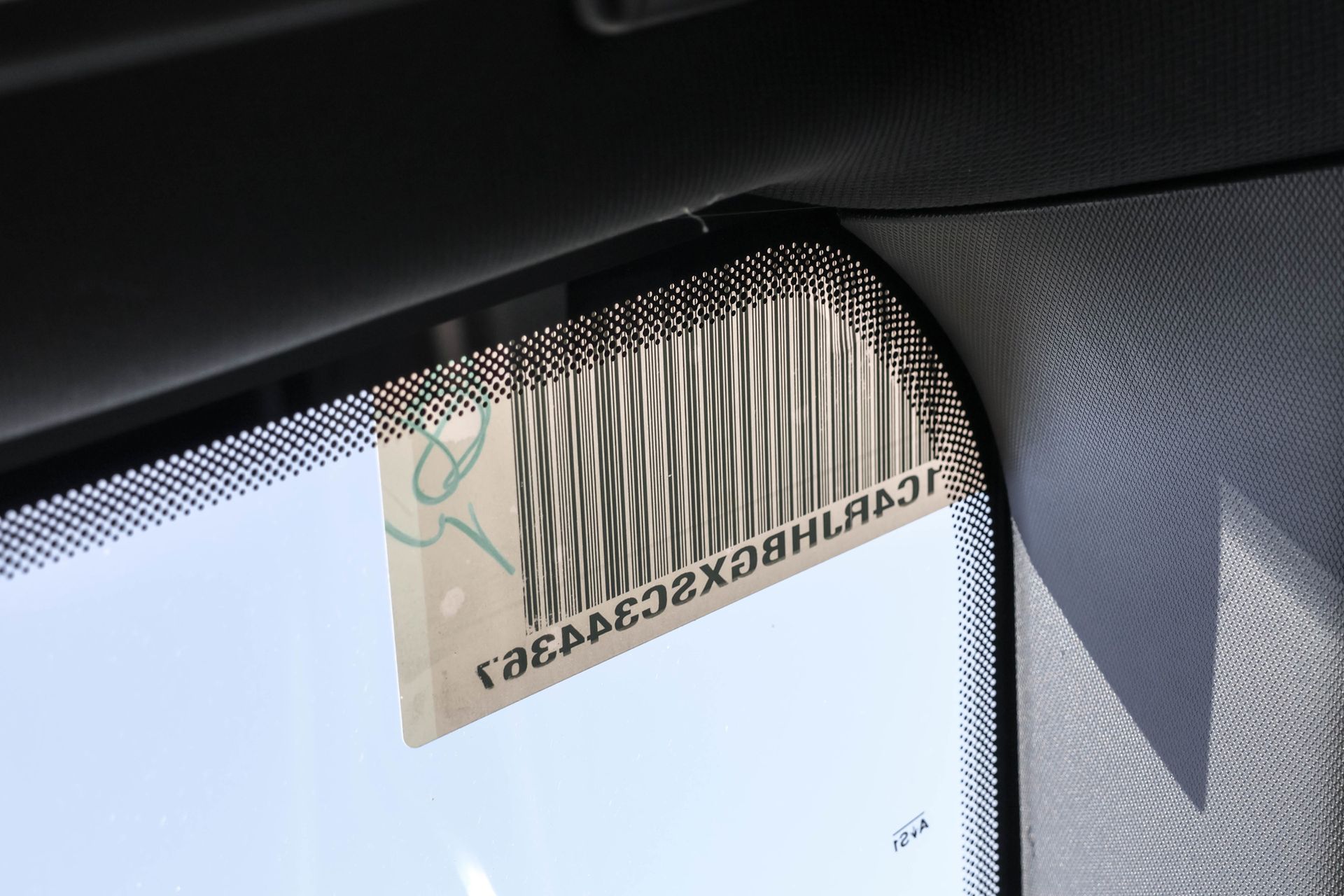 2025 JEEP GRAND CHEROKEE - Image 32