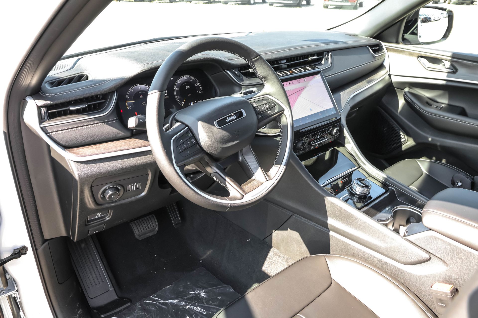 2025 JEEP GRAND CHEROKEE - Image 3