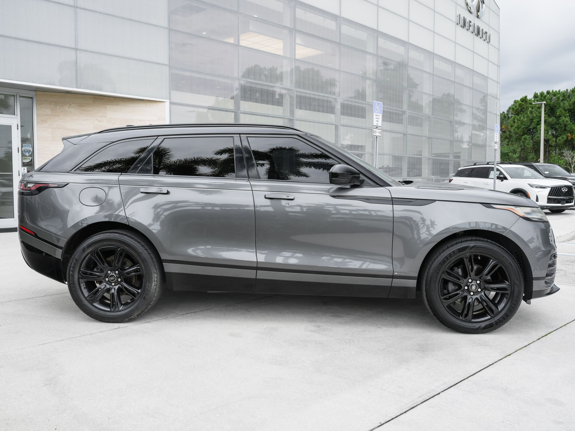 used 2019 Land Rover Range Rover Velar car, priced at $22,000