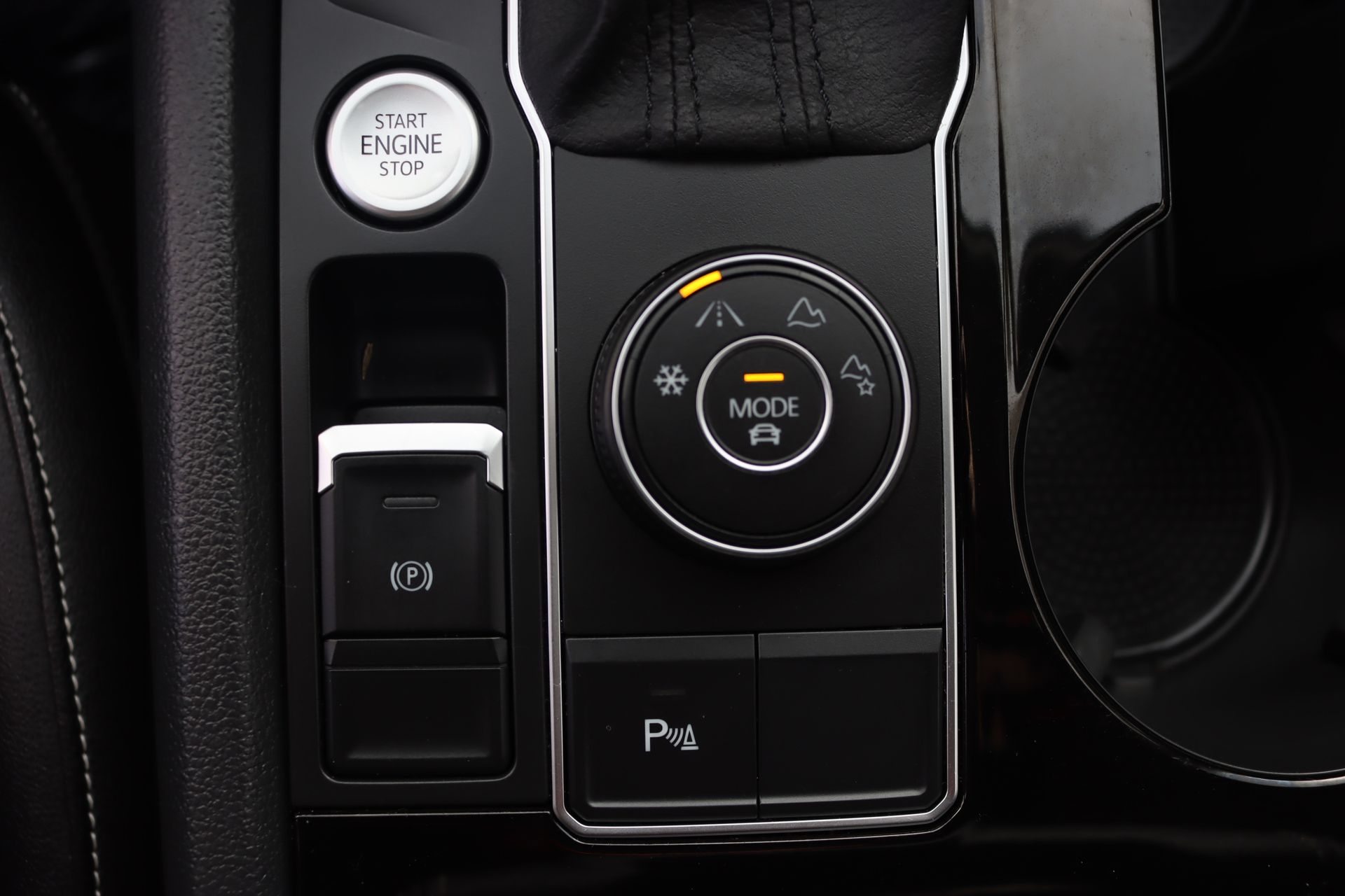 2021 Volkswagen Atlas SEL photo