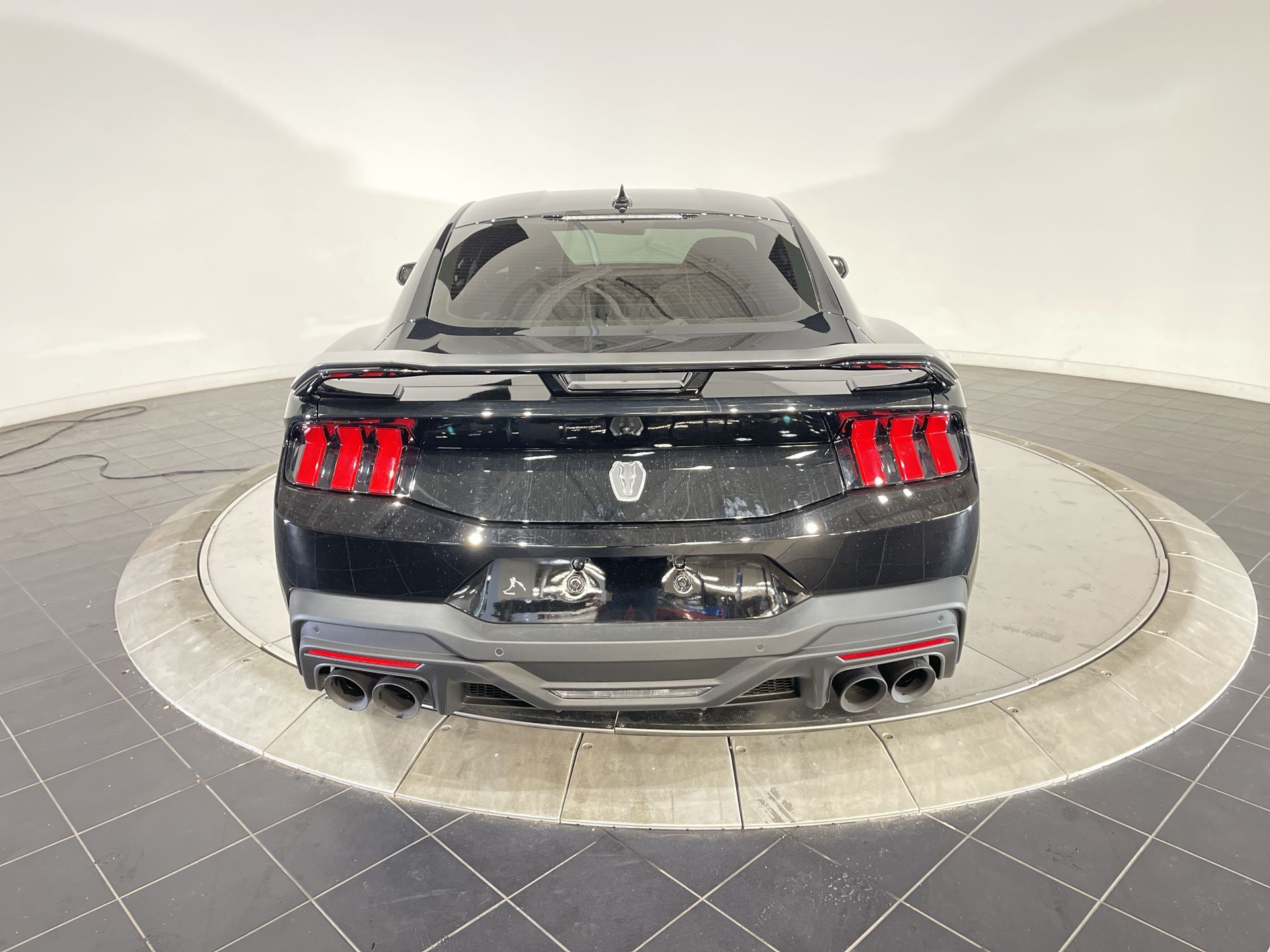 2024 Ford Mustang Dark Horse 34