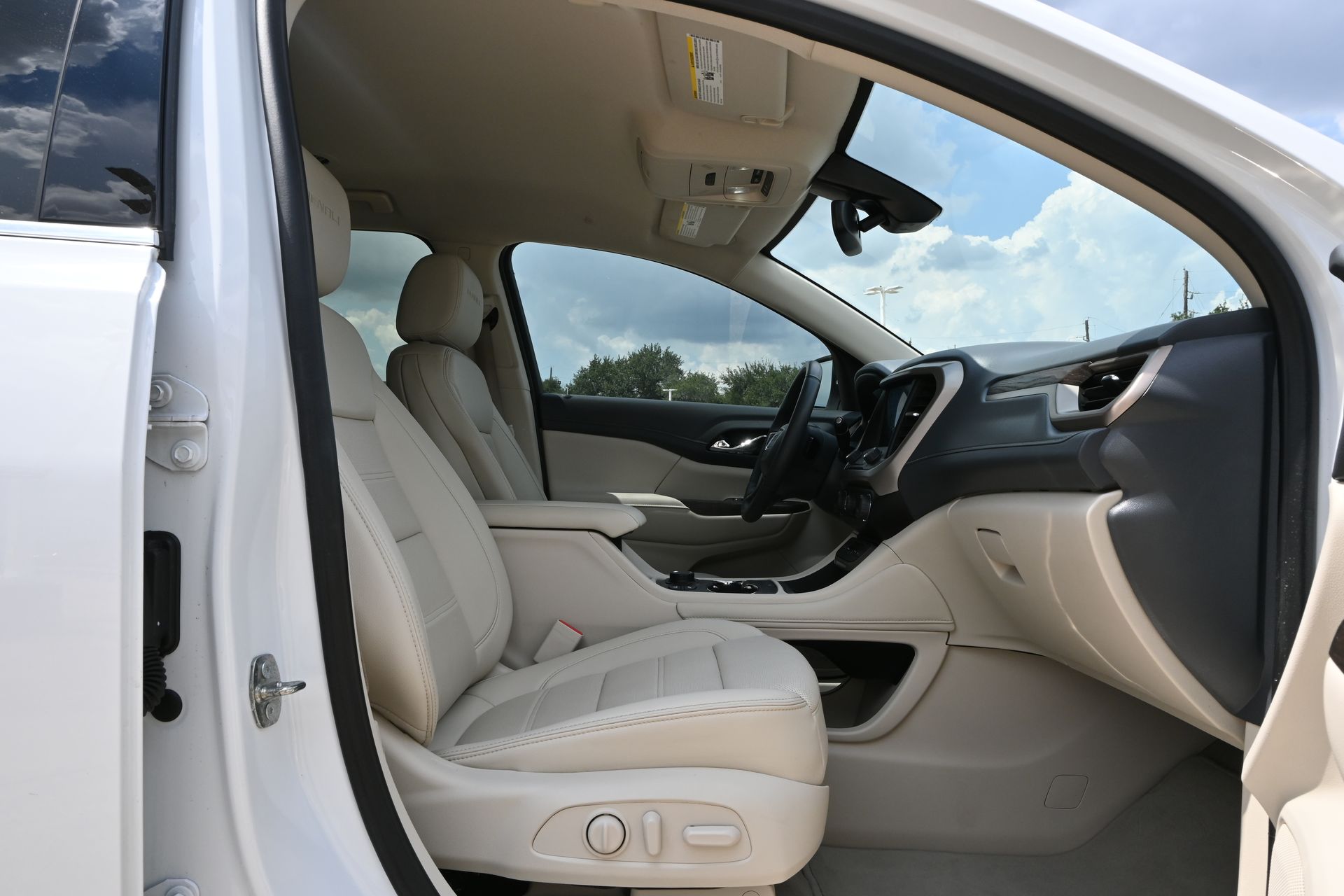 2023 GMC Acadia Denali White at Bayway Cadillac of The Woodlands