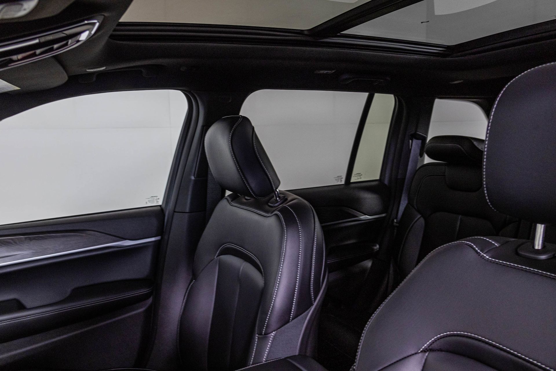 2025 JEEP GRAND CHEROKEE - Image 26