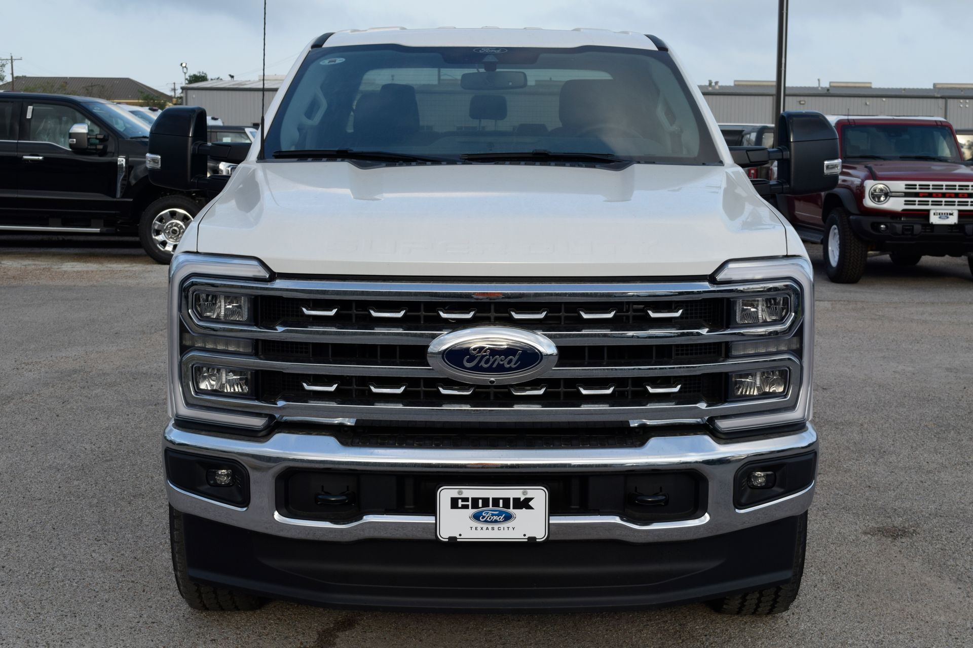 View vehicle photo 2