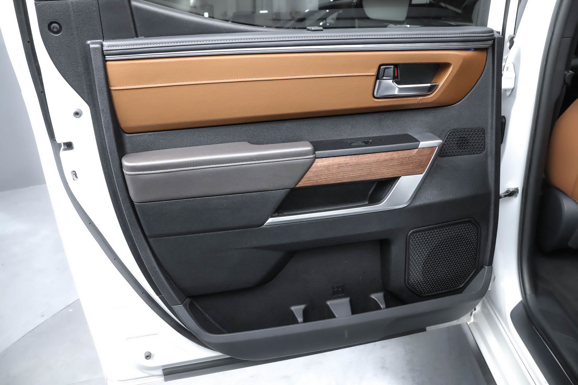 2023 TOYOTA TUNDRA - Image 26