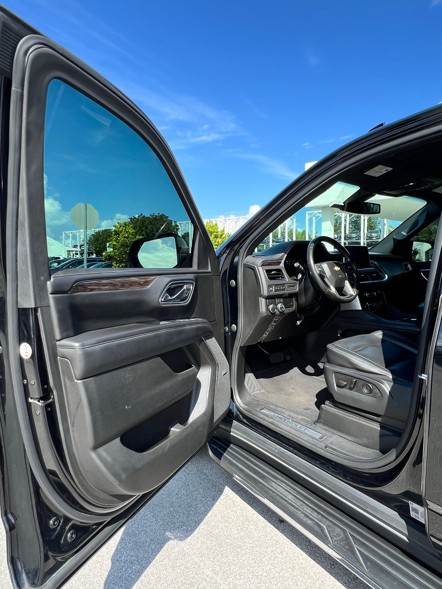 2021 Chevrolet Suburban LT 2