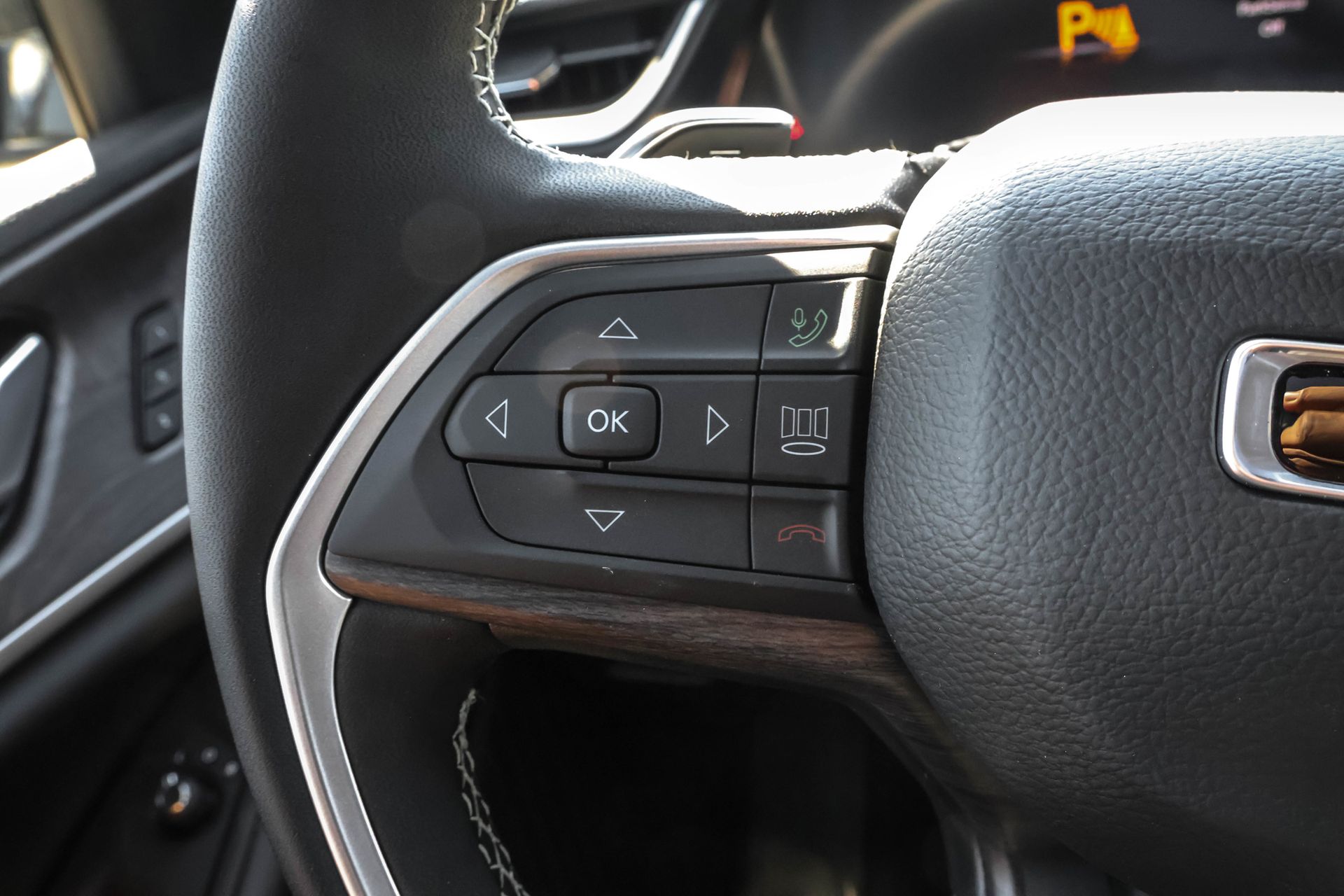 2025 JEEP GRAND CHEROKEE - Image 26