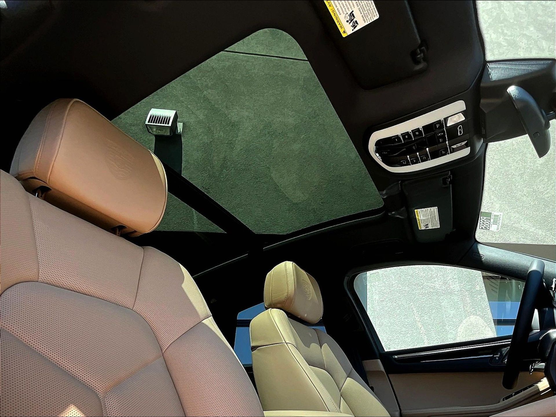 2025 Macan picture #17