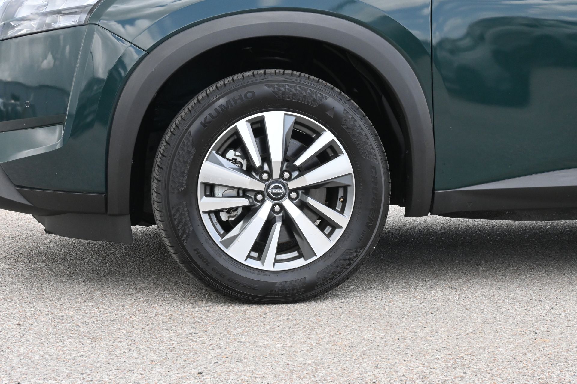 2025 Nissan Pathfinder SL Black at Baytown Hyundai