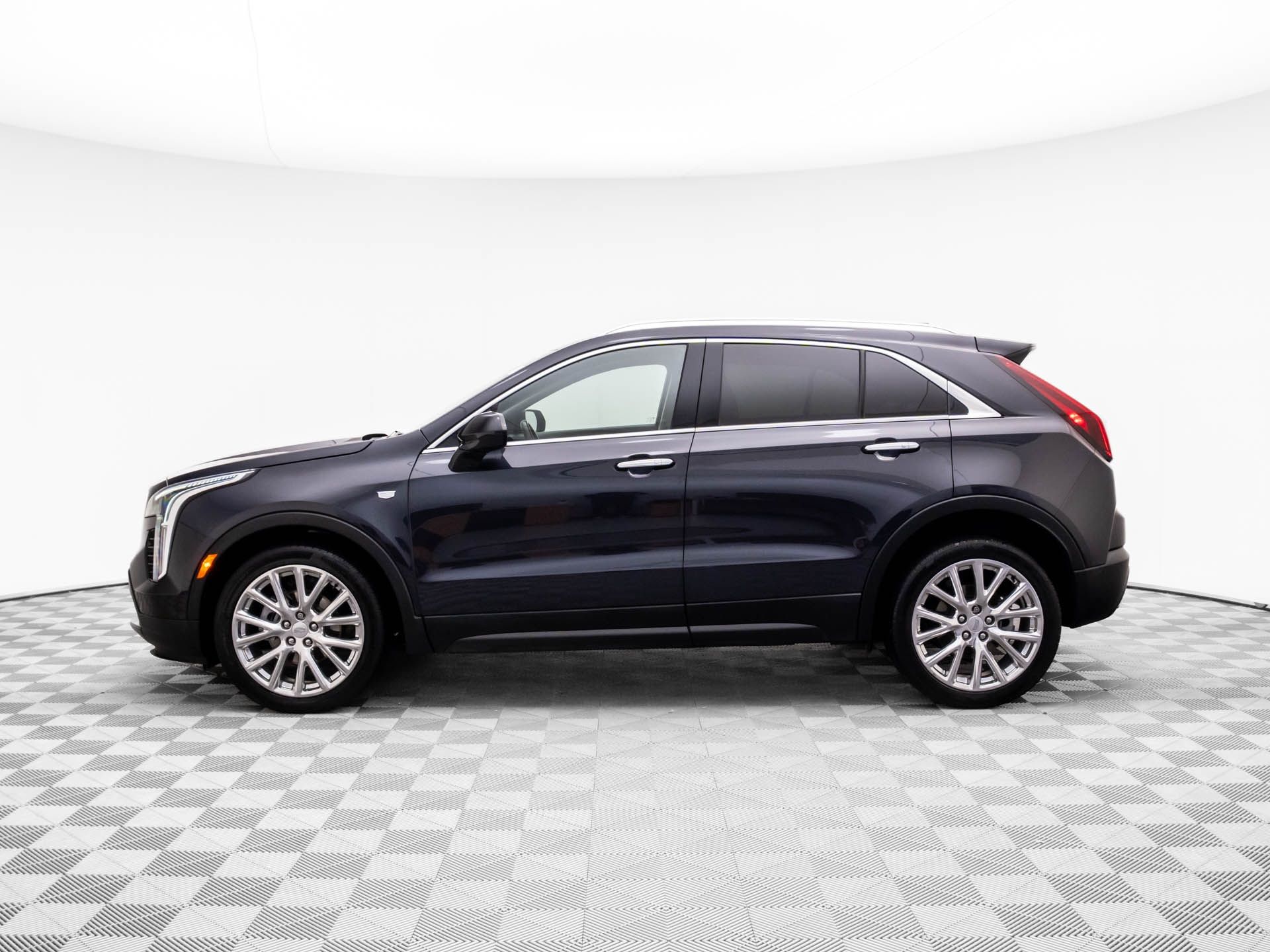 2022 Cadillac XT4 Luxury photo