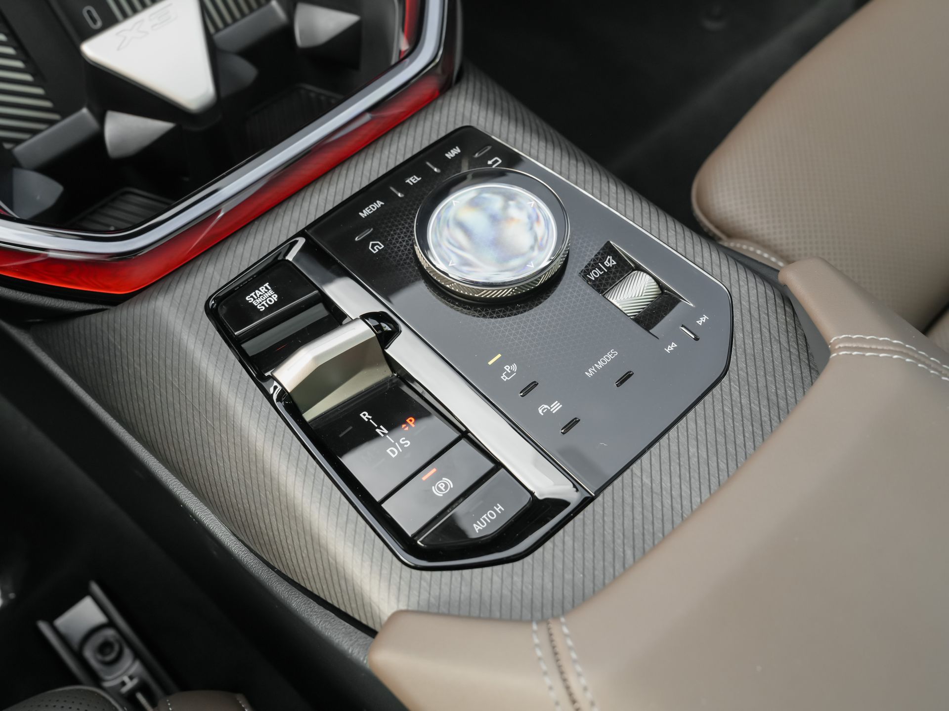 2025 BMW X3 30 - Photo 18