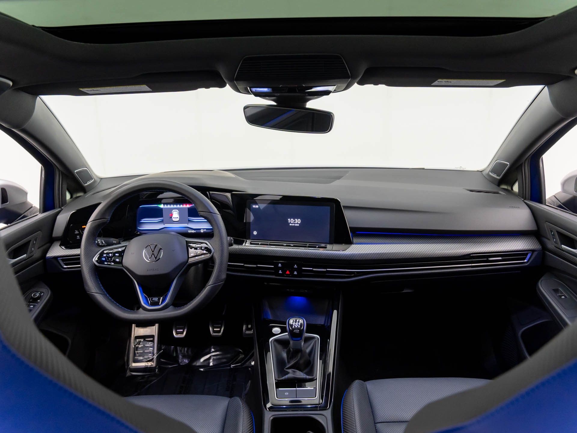 2024 Volkswagen Golf R 2.0T photo