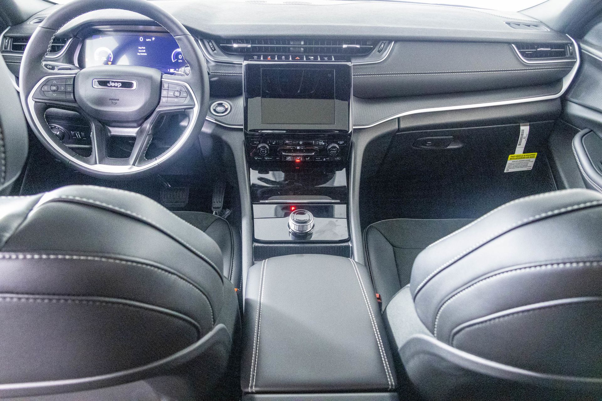 2025 JEEP GRAND CHEROKEE L - Image 32